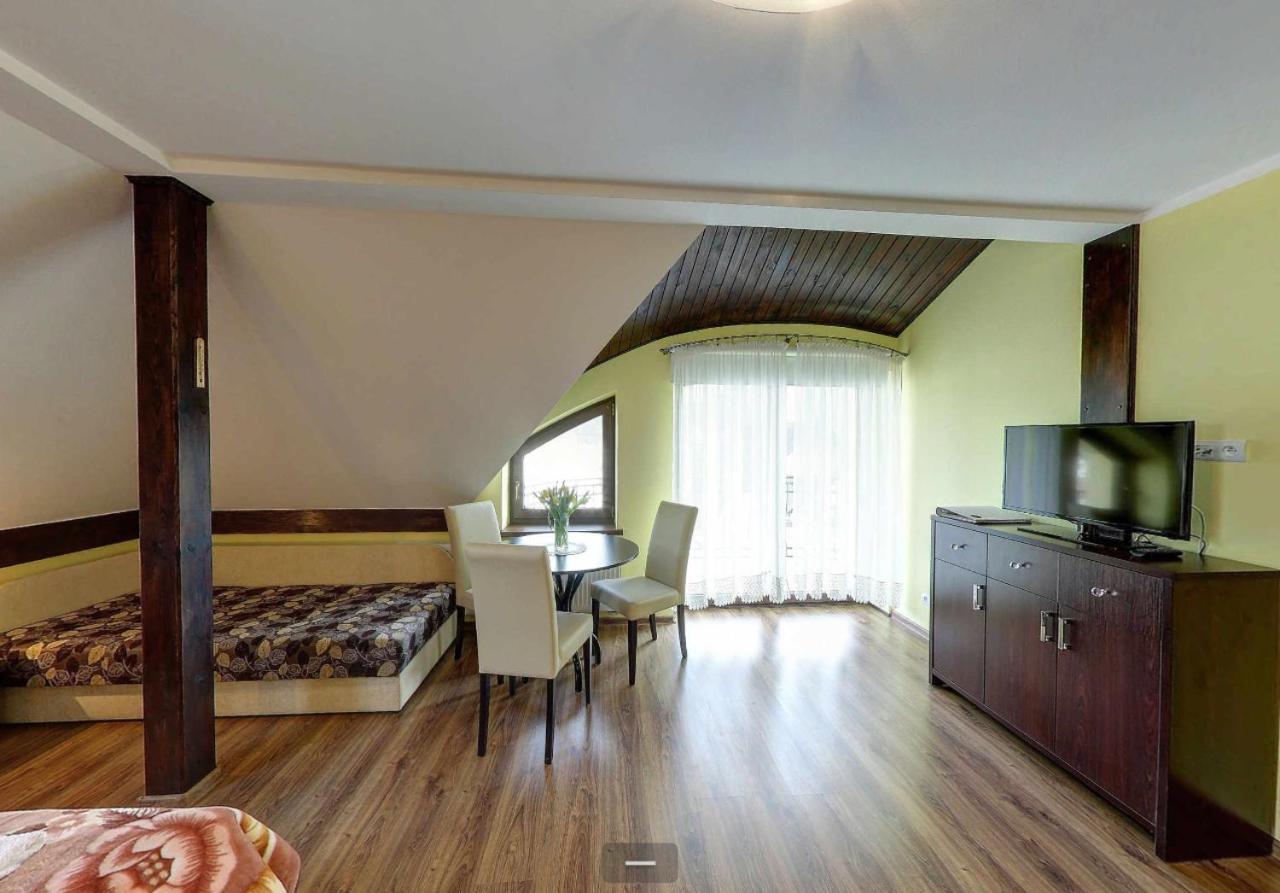 Villa Jura Pokoje Gościnne Zarki Zewnętrze zdjęcie