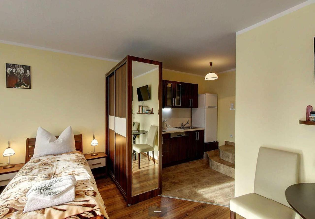 Villa Jura Pokoje Gościnne Zarki Zewnętrze zdjęcie